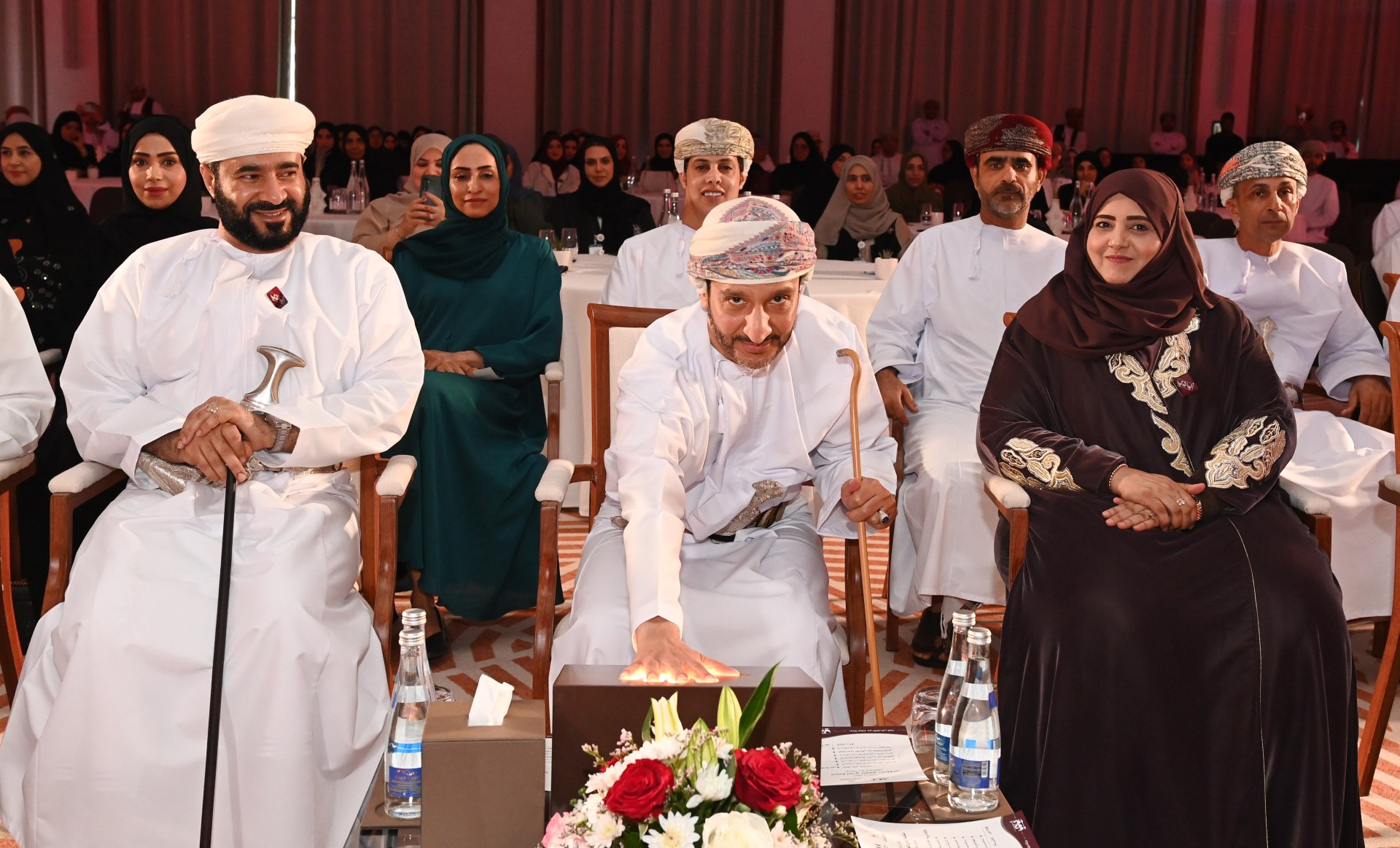 السيد سعود بن هلال البوسعيدي محافظ مسقط يدشن منصة أيادي عبر شاشة رقمية